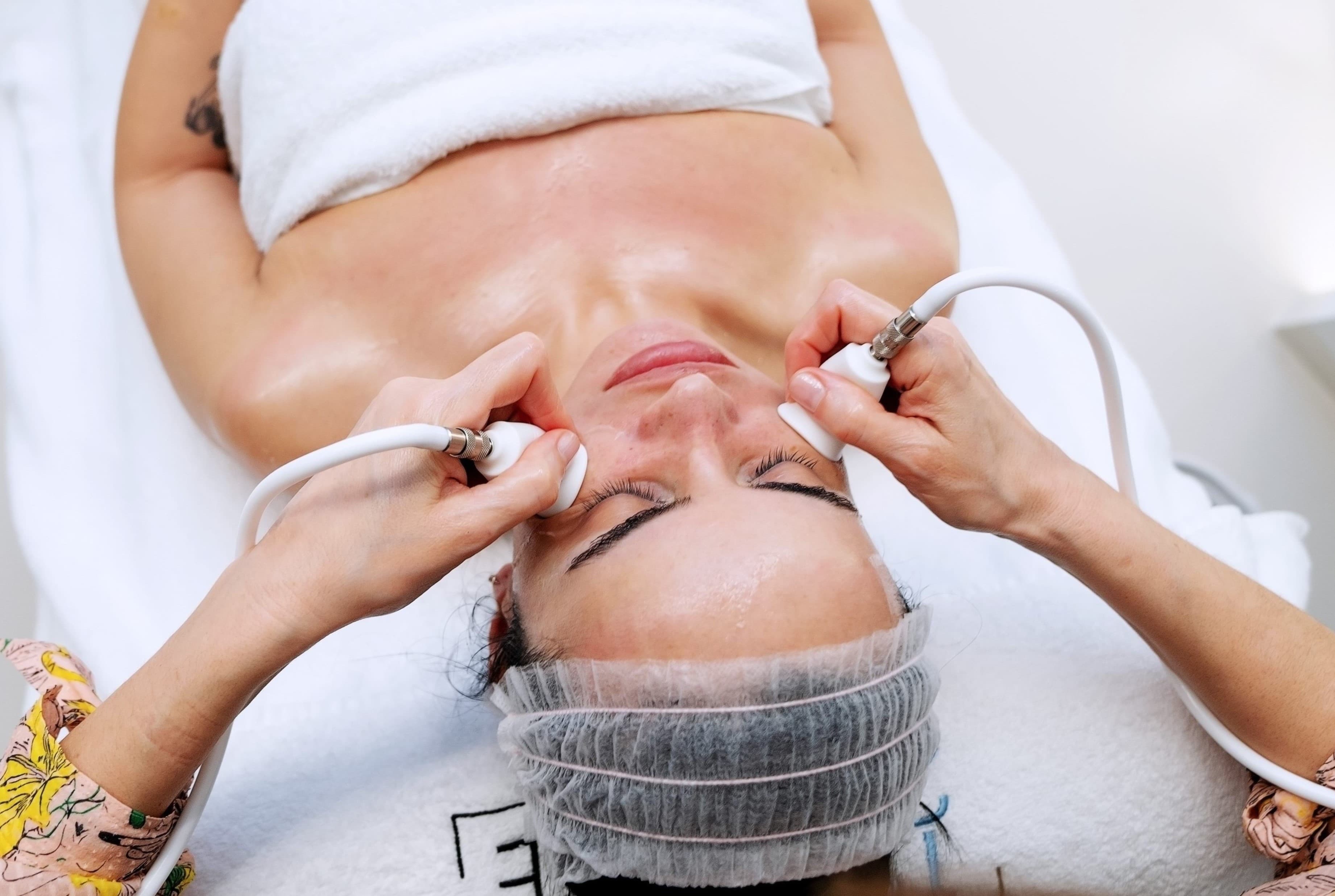 DermActe Face Cupping Pro: Tehnologie de lifting cu Vacuum